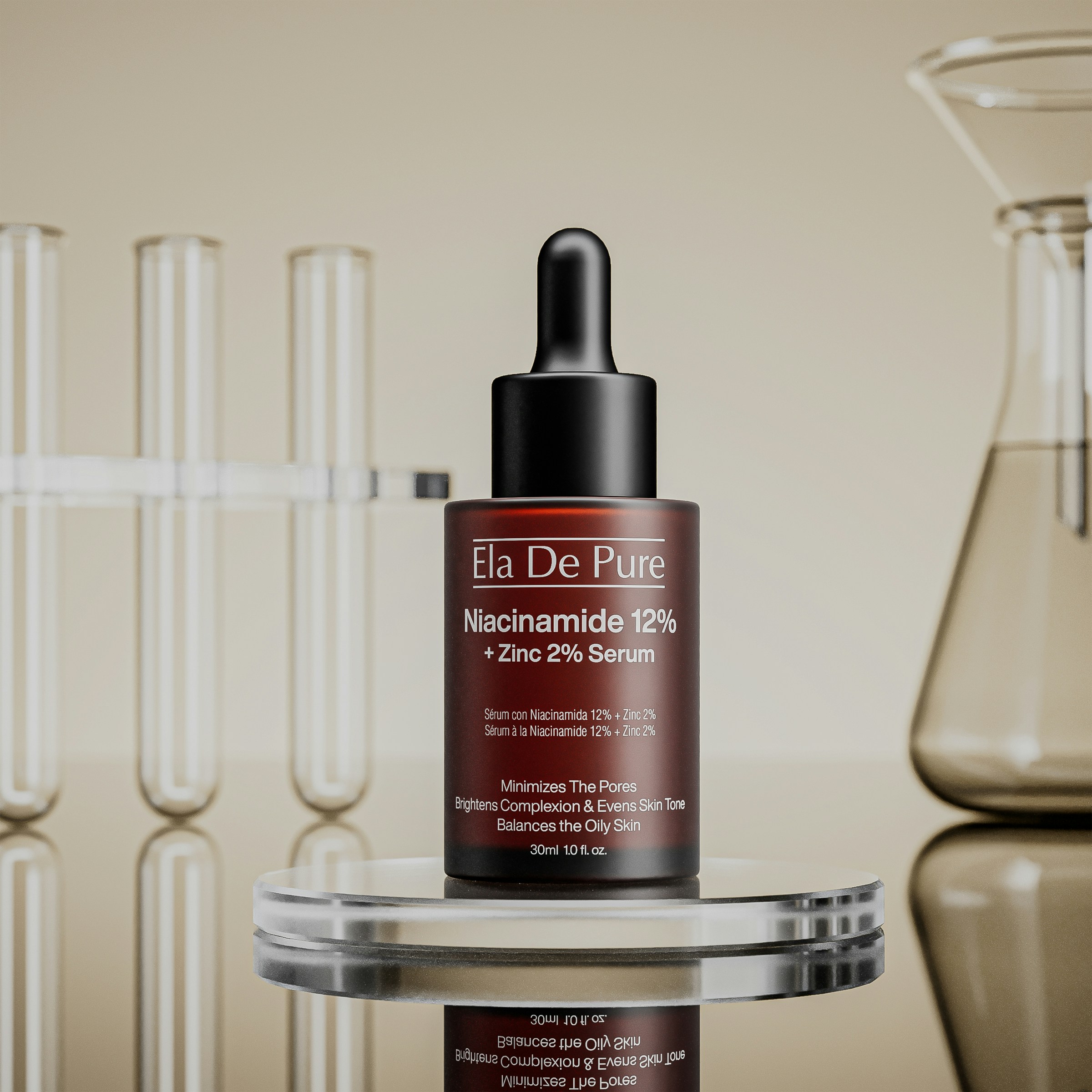 실험실 무드로 연출된 세럼 제품 이미지